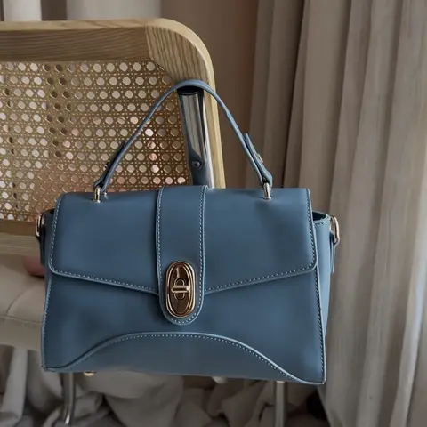     Compact Trunk Bag